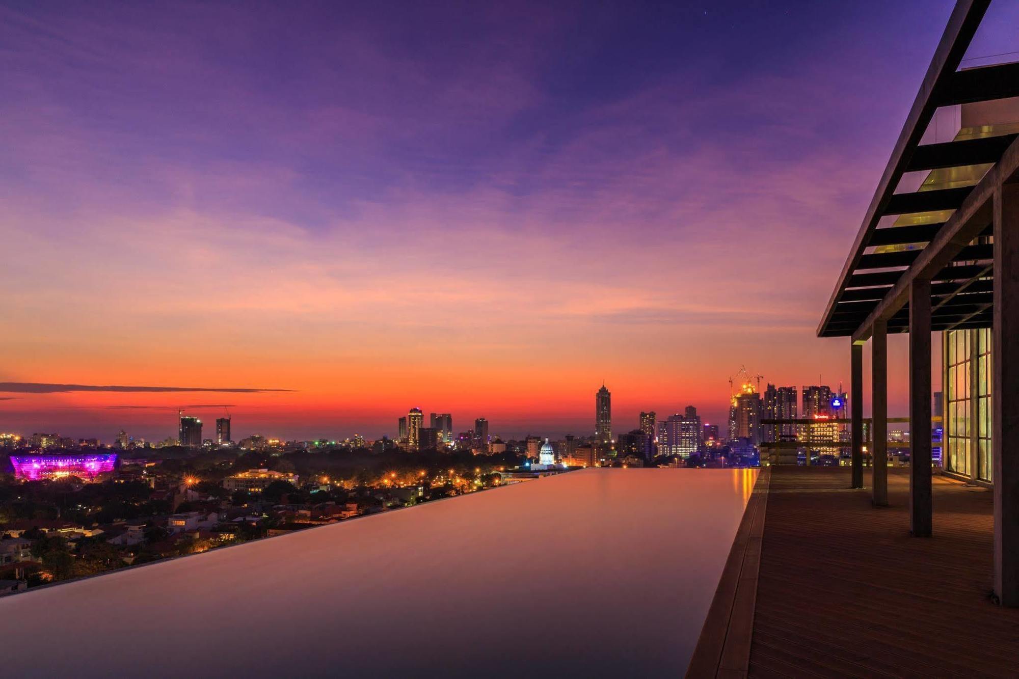 Jetwing Colombo Seven Hotel Exterior photo