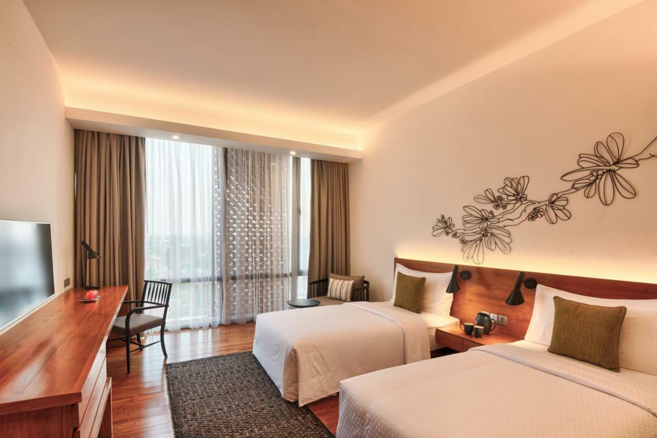 Jetwing Colombo Seven Hotel Exterior photo
